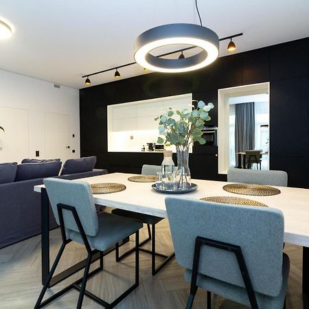 Cohost I Oldtown 60M2 Apt W-Garage Parking, Balcony & Self Check-In Vilnius Exterior photo