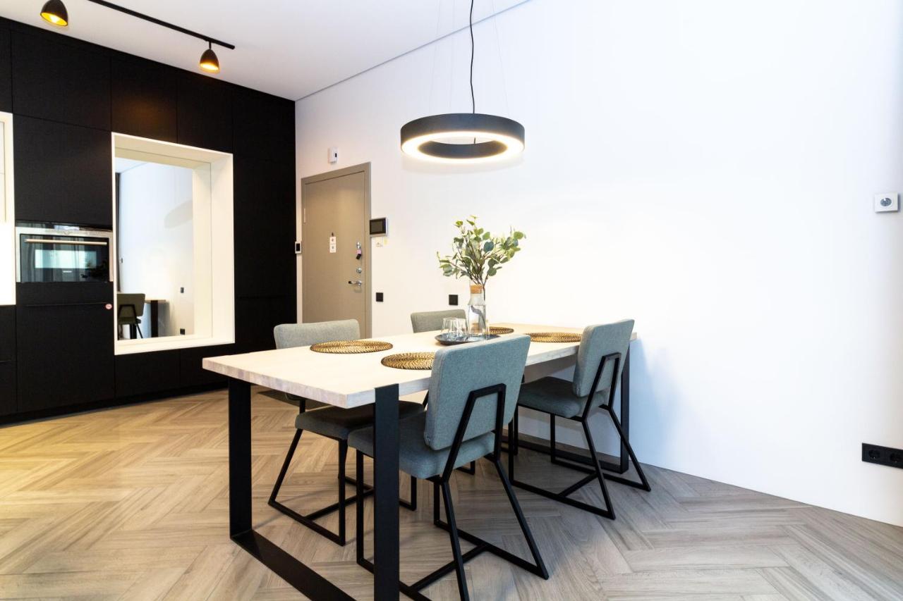 Cohost I Oldtown 60M2 Apt W-Garage Parking, Balcony & Self Check-In Vilnius Exterior photo