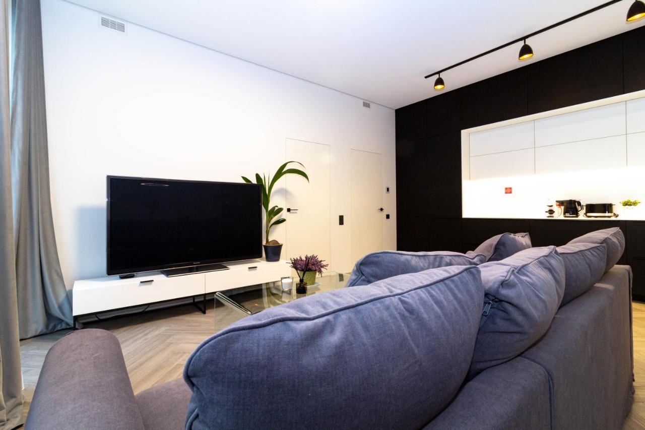Cohost I Oldtown 60M2 Apt W-Garage Parking, Balcony & Self Check-In Vilnius Exterior photo