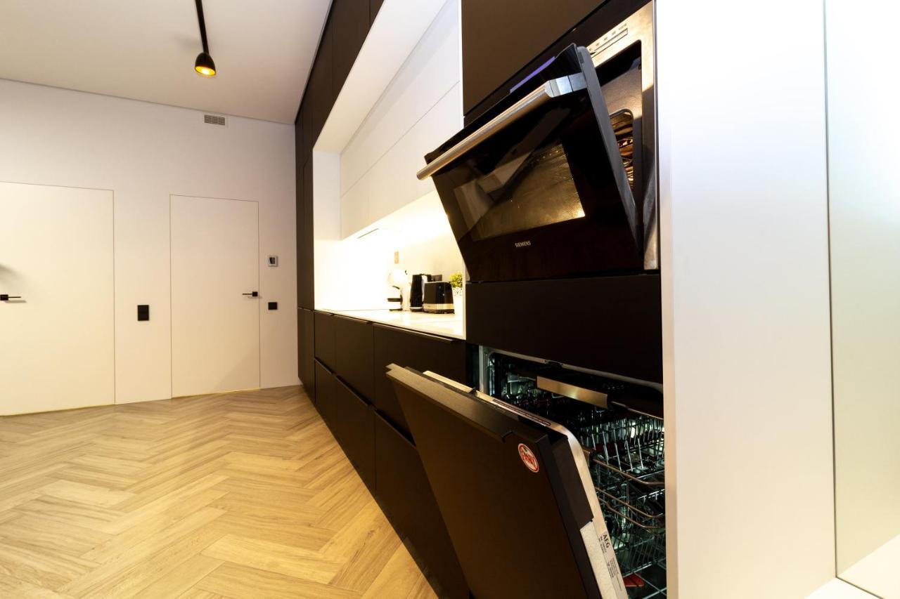 Cohost I Oldtown 60M2 Apt W-Garage Parking, Balcony & Self Check-In Vilnius Exterior photo